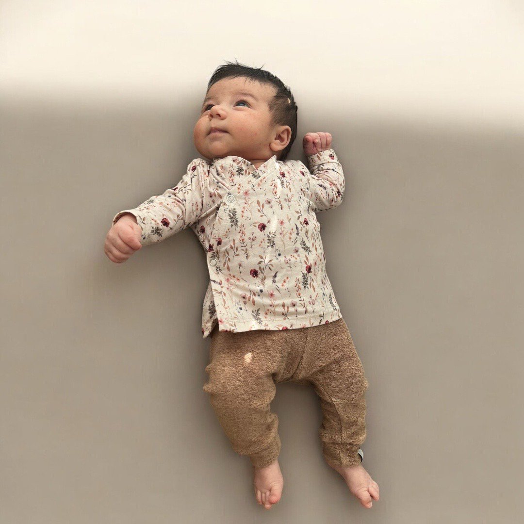 Baby Overslagshirtje Feathers - Romantische Bloemen - foto 2