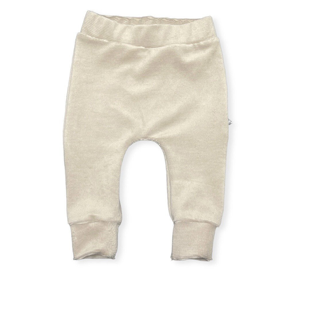 Newborn Jogger Fijn Ribfluweel Feathers - Lichtbeige